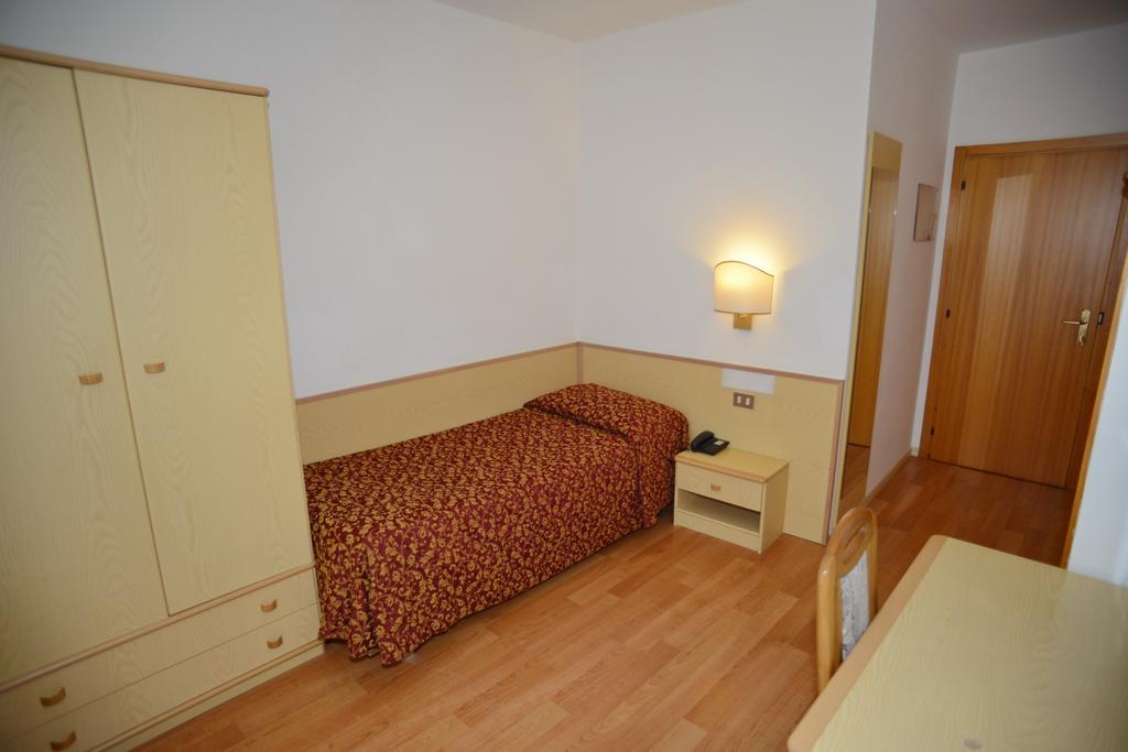 Single Room,1011341989:JPEG